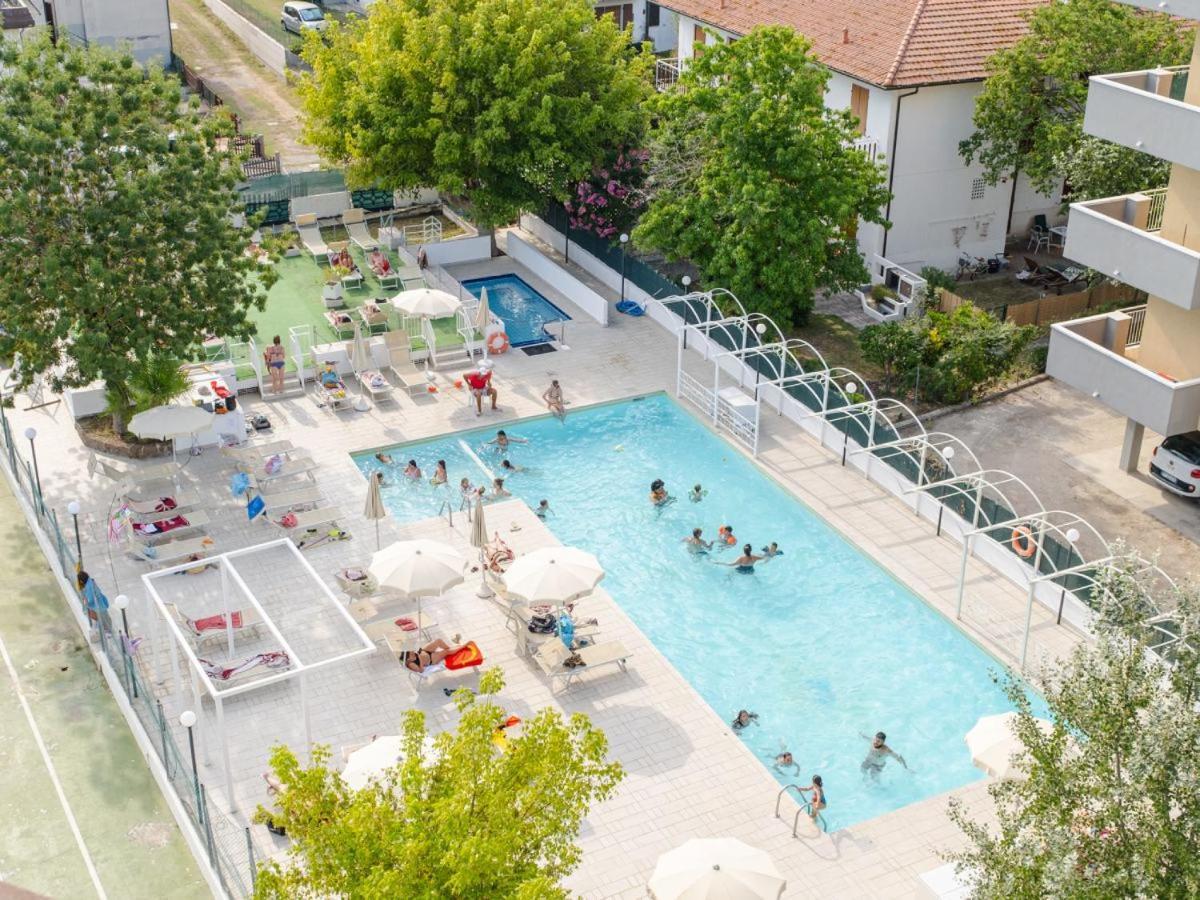 Hotel Marina Beach - Azzurro Club Ραβένα Εξωτερικό φωτογραφία