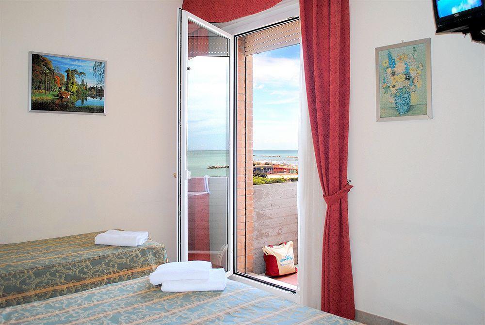 Hotel Marina Beach - Azzurro Club Ραβένα Εξωτερικό φωτογραφία