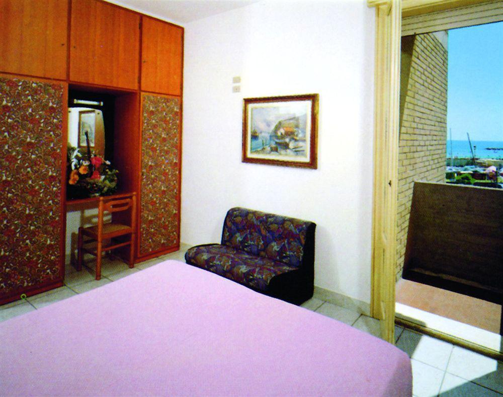 Hotel Marina Beach - Azzurro Club Ραβένα Εξωτερικό φωτογραφία