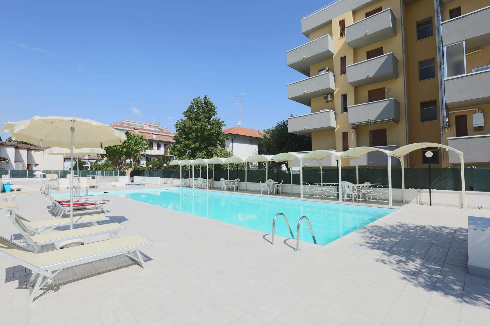 Hotel Marina Beach - Azzurro Club Ραβένα Εξωτερικό φωτογραφία