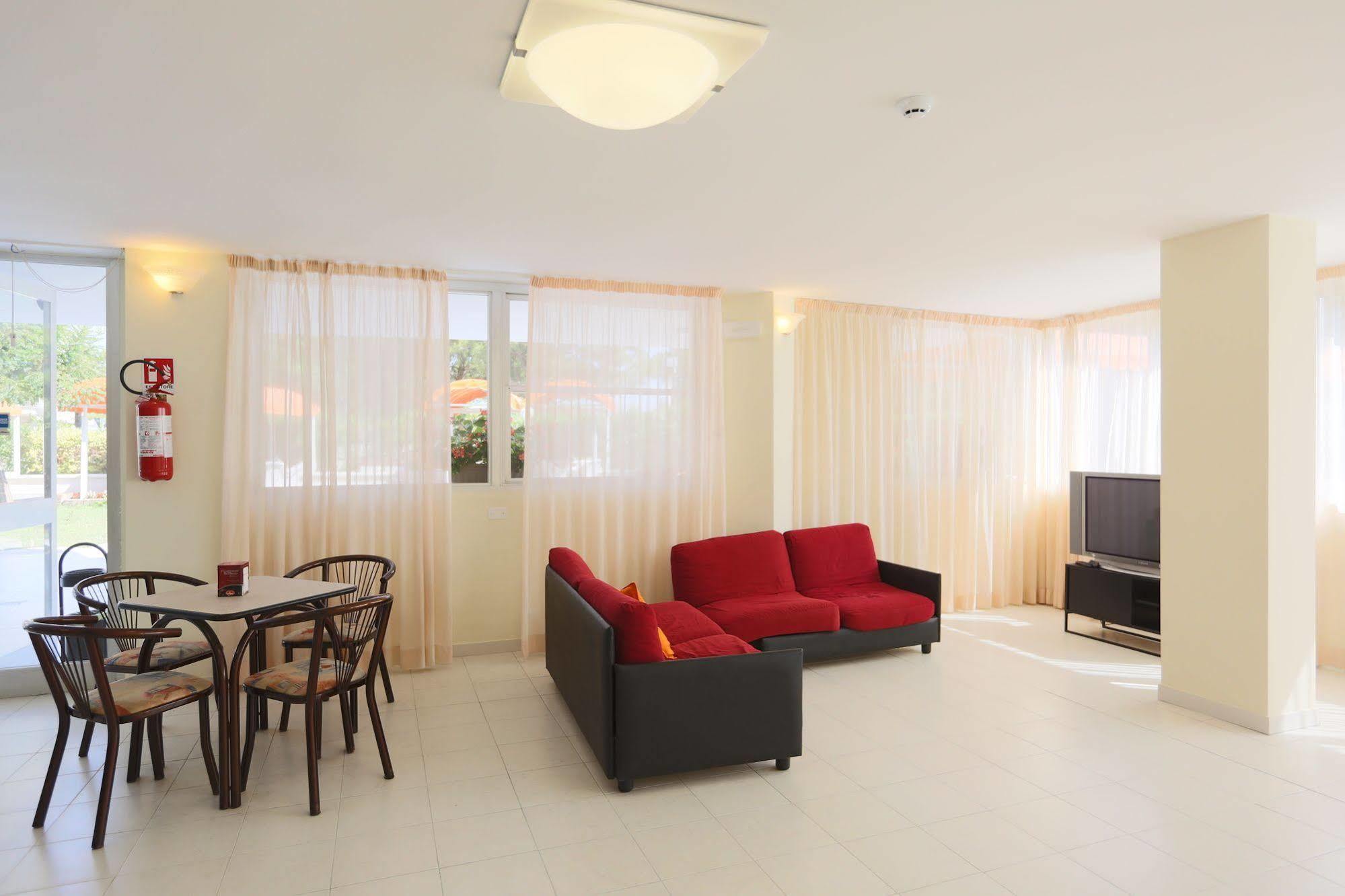 Hotel Marina Beach - Azzurro Club Ραβένα Εξωτερικό φωτογραφία