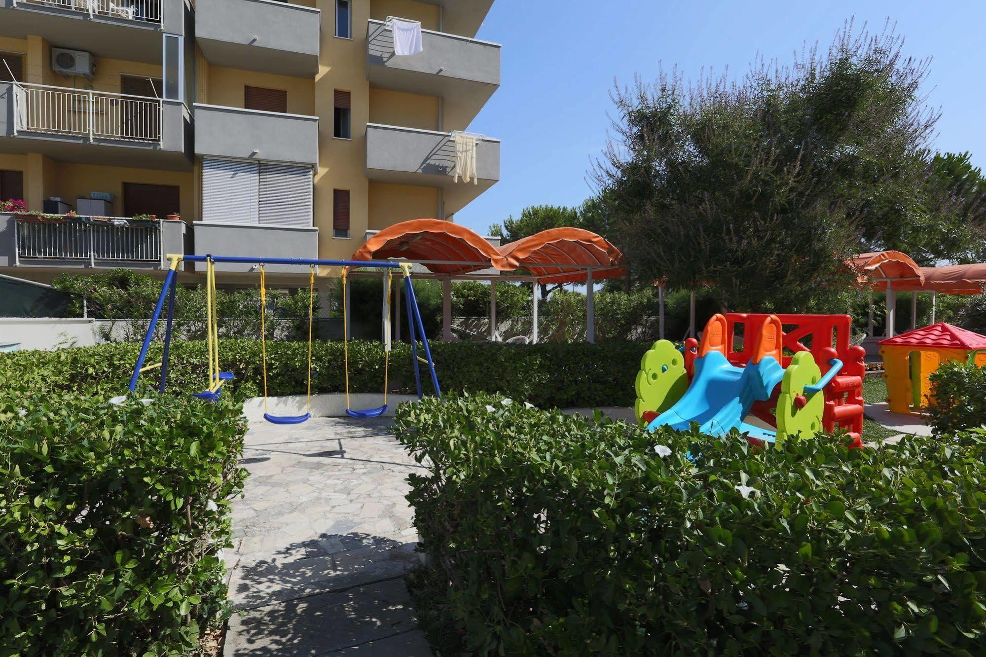 Hotel Marina Beach - Azzurro Club Ραβένα Εξωτερικό φωτογραφία